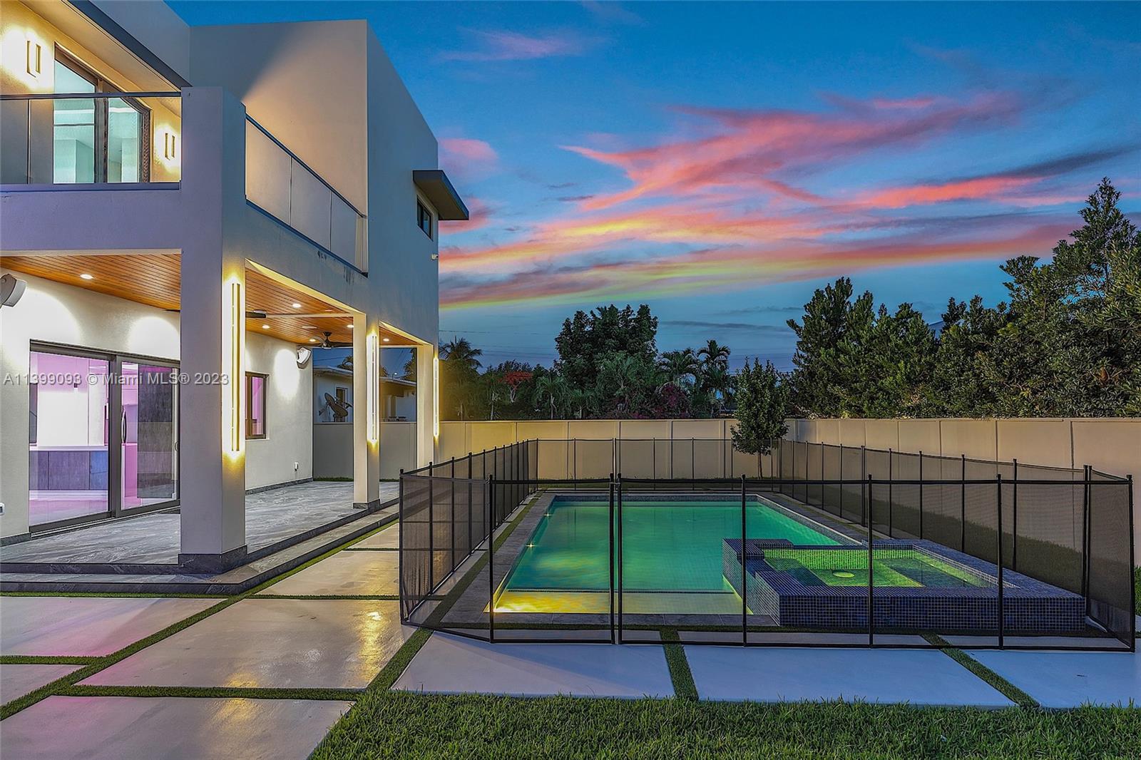 CORAL PINES - Residential