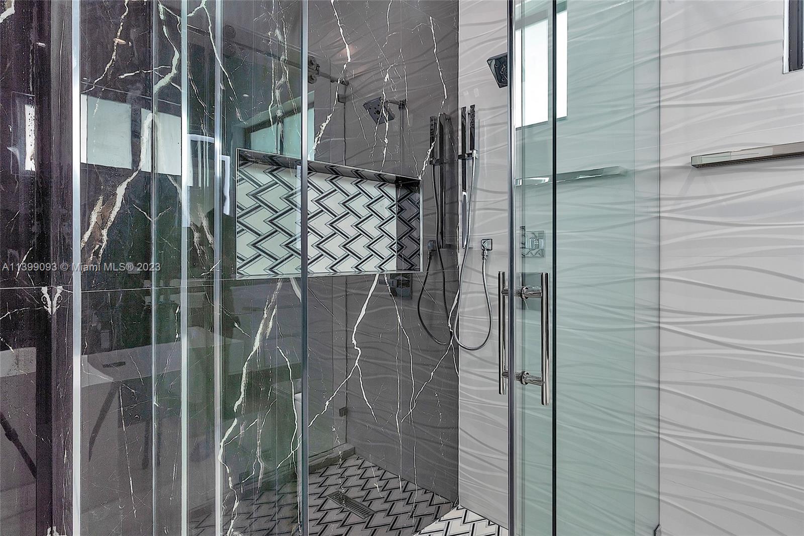 CORAL PINES - Residential