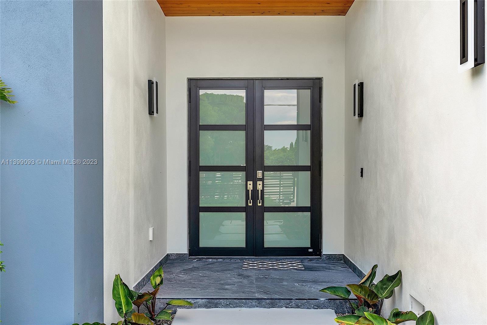 CORAL PINES - Residential