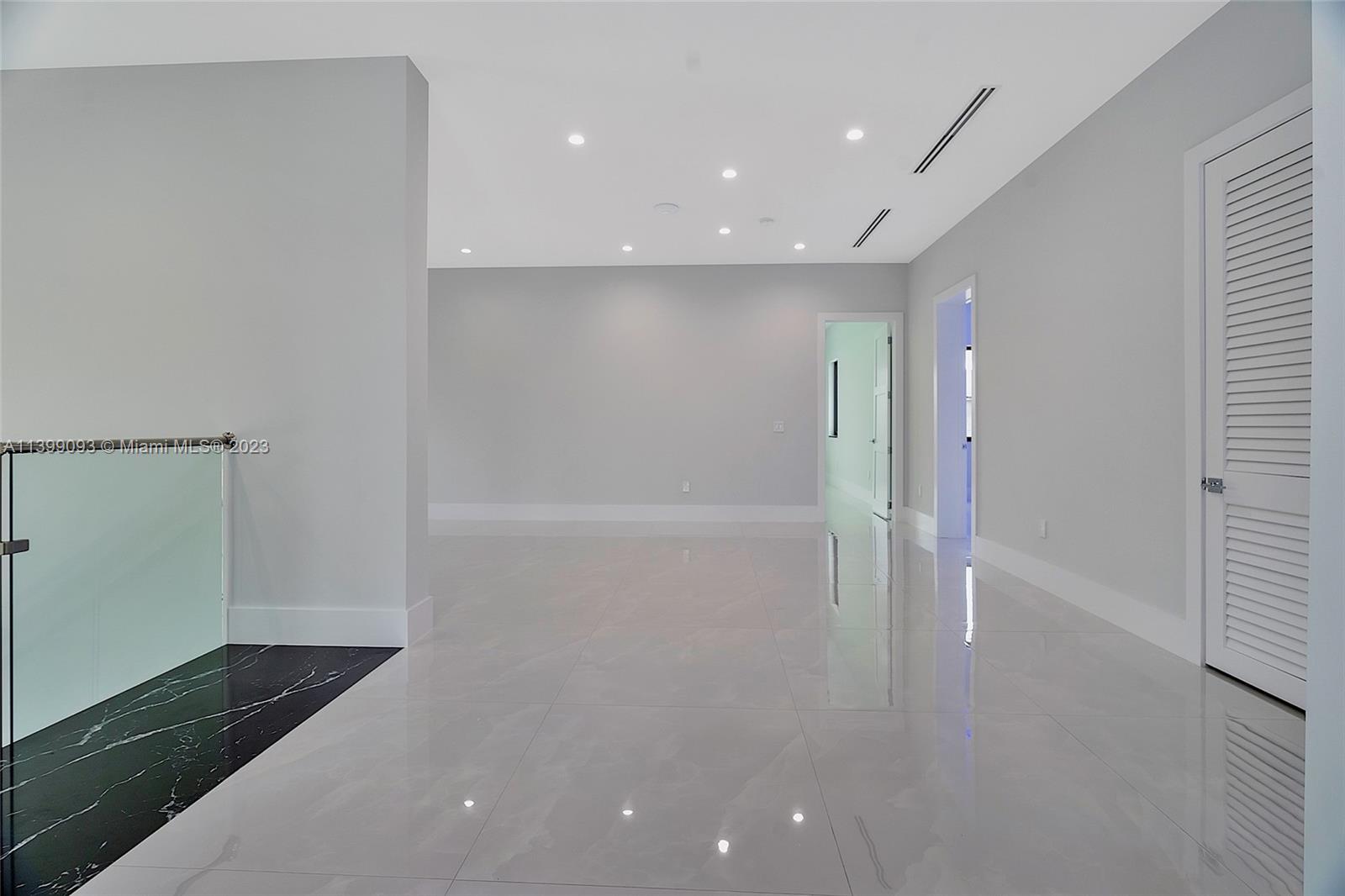 CORAL PINES - Residential