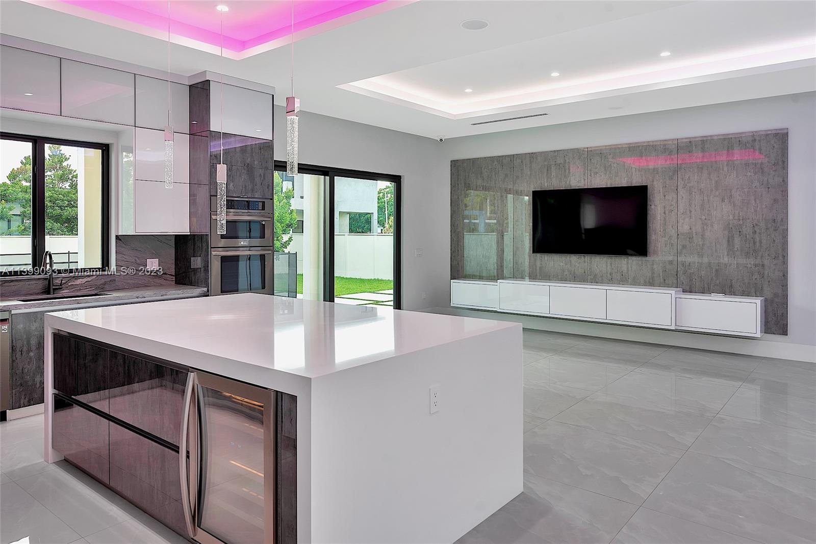 CORAL PINES - Residential