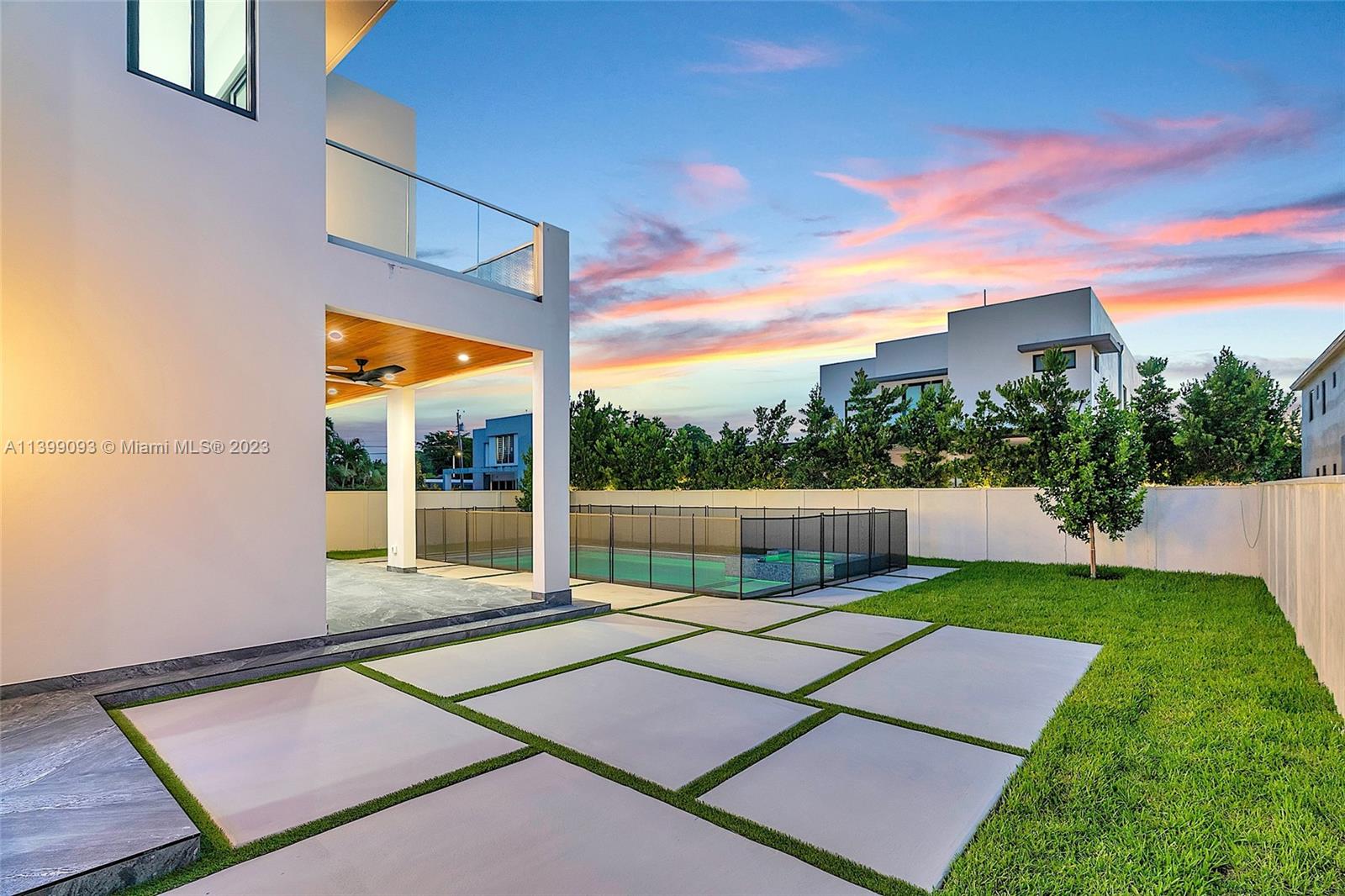 CORAL PINES - Residential