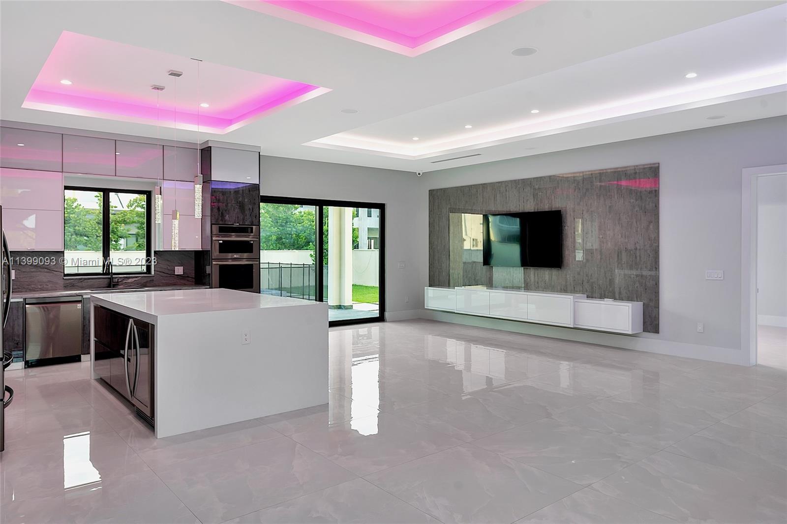 CORAL PINES - Residential