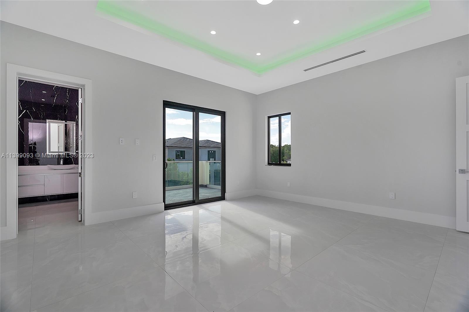 CORAL PINES - Residential