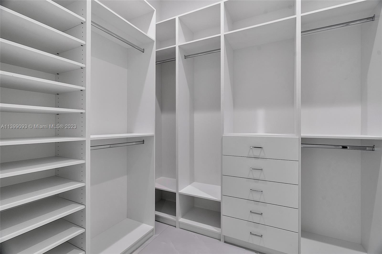 CORAL PINES - Residential