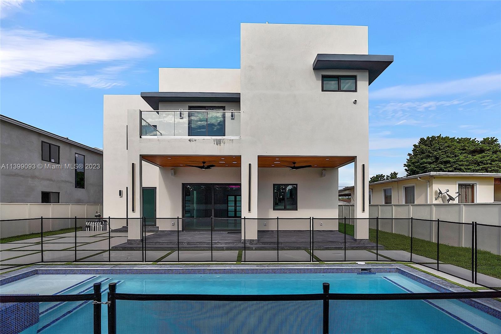 CORAL PINES - Residential