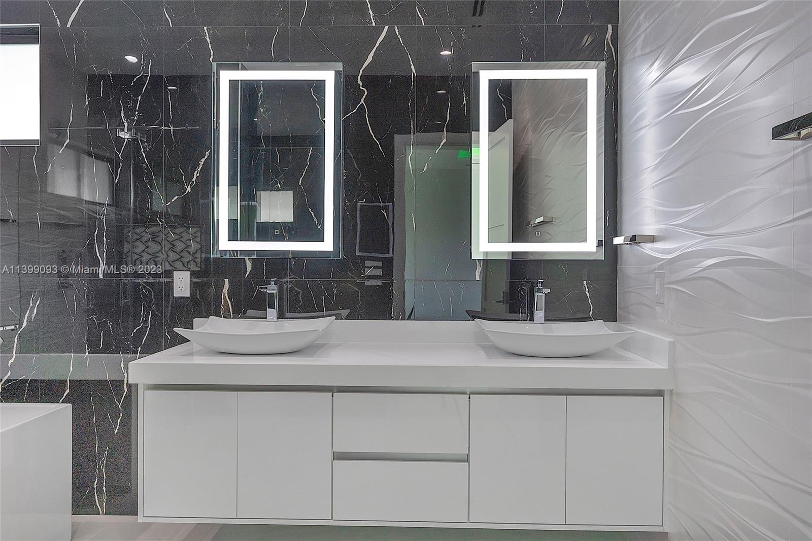 CORAL PINES - Residential