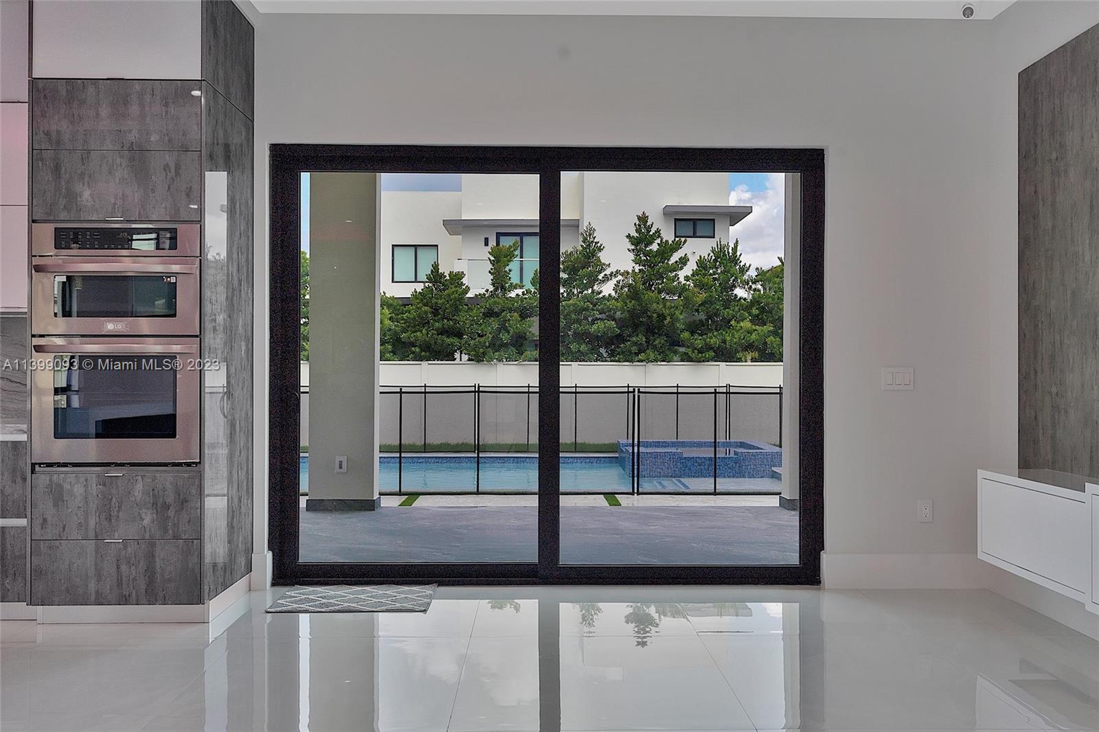 CORAL PINES - Residential