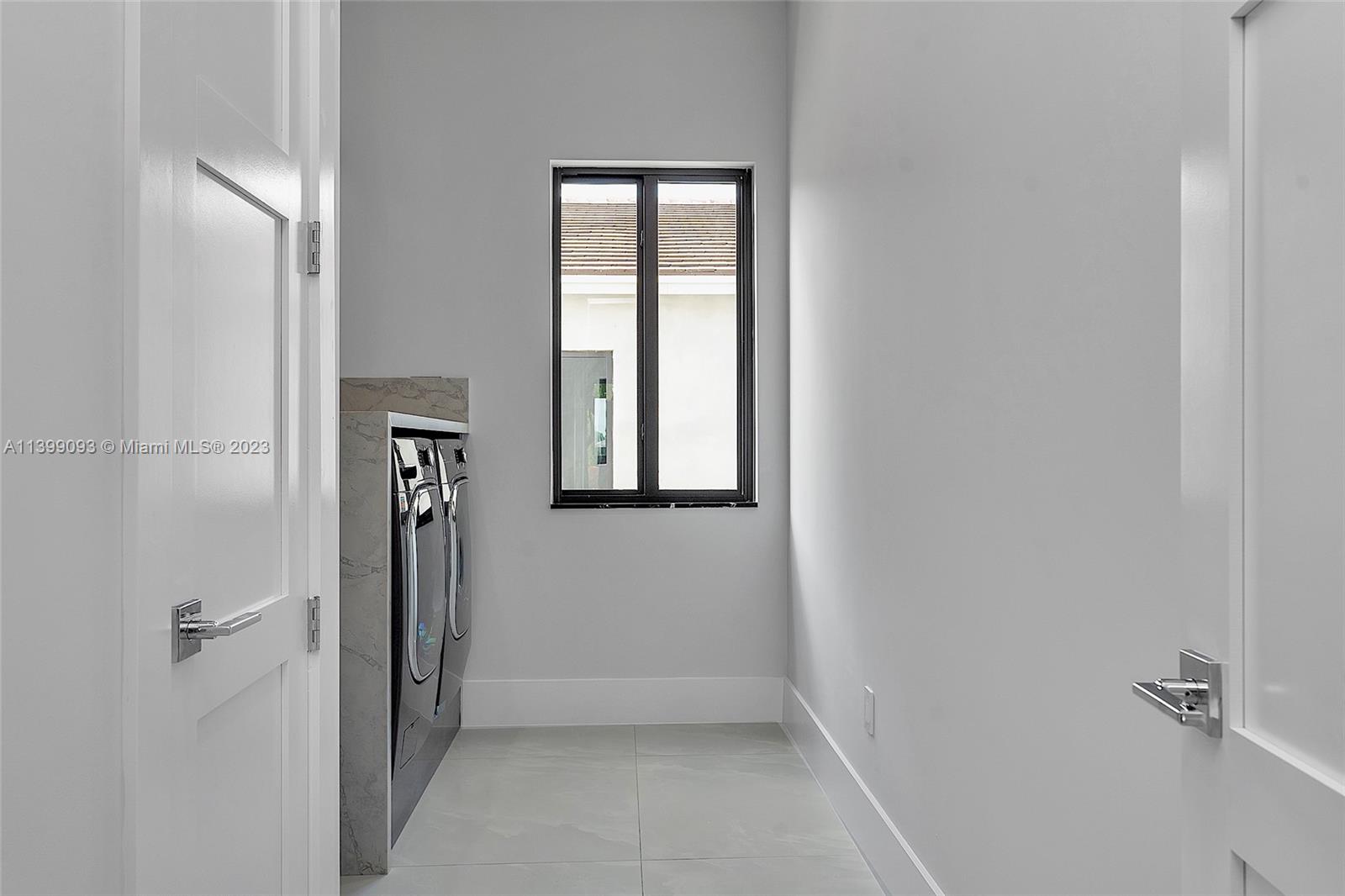 CORAL PINES - Residential