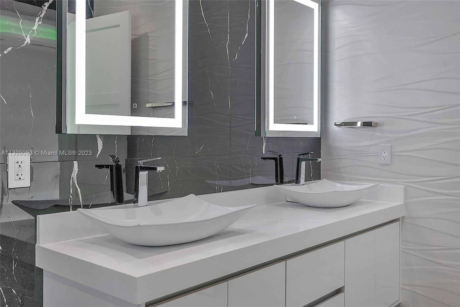 CORAL PINES - Residential