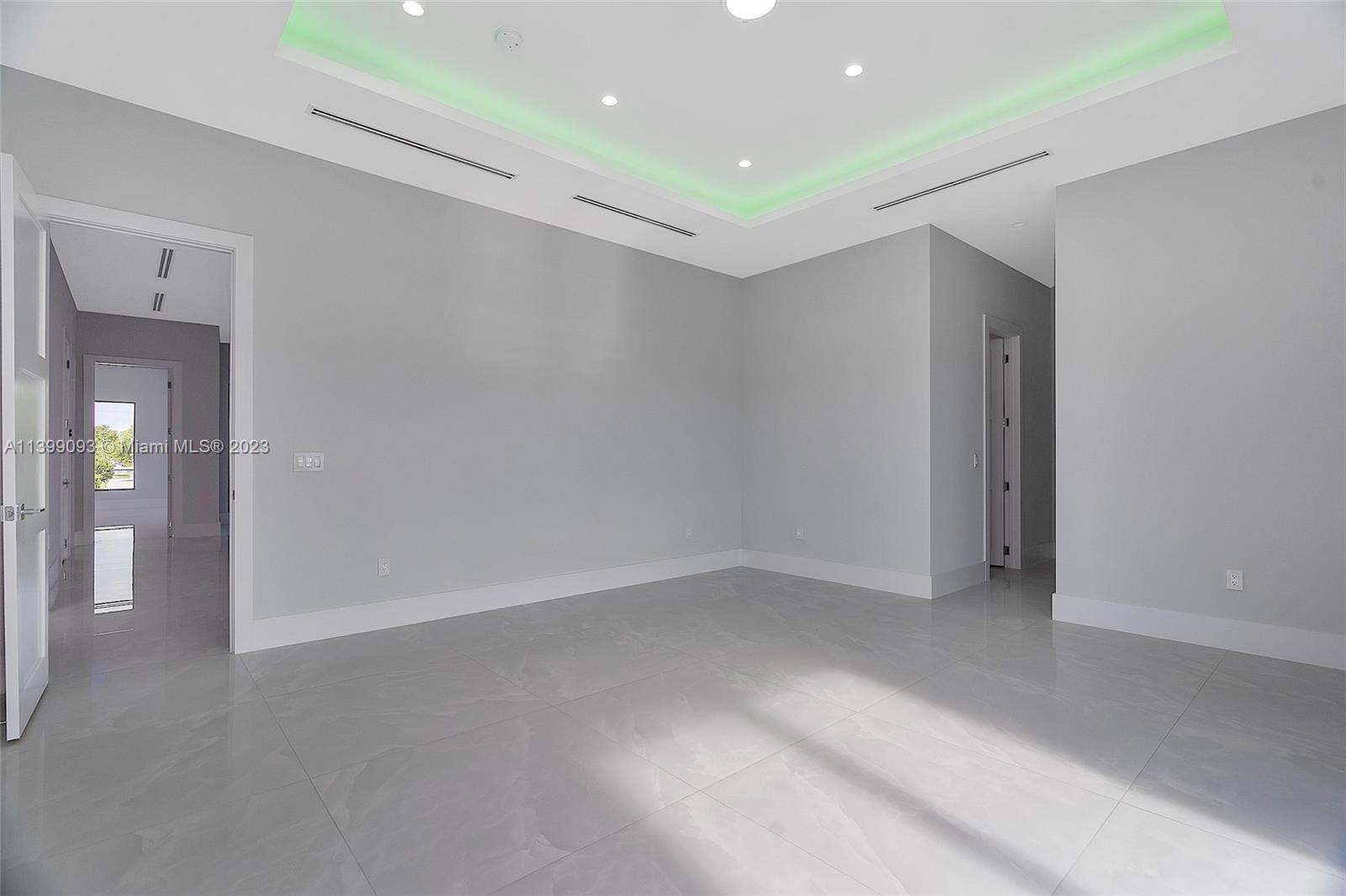 CORAL PINES - Residential