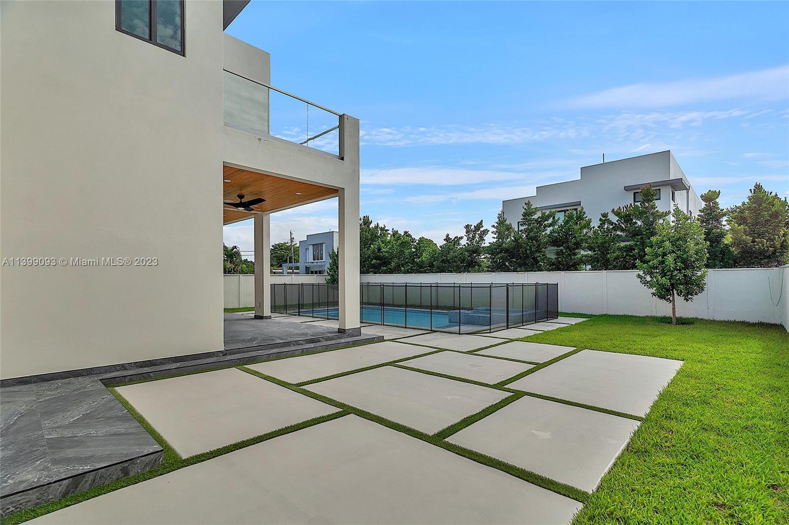 CORAL PINES - Residential