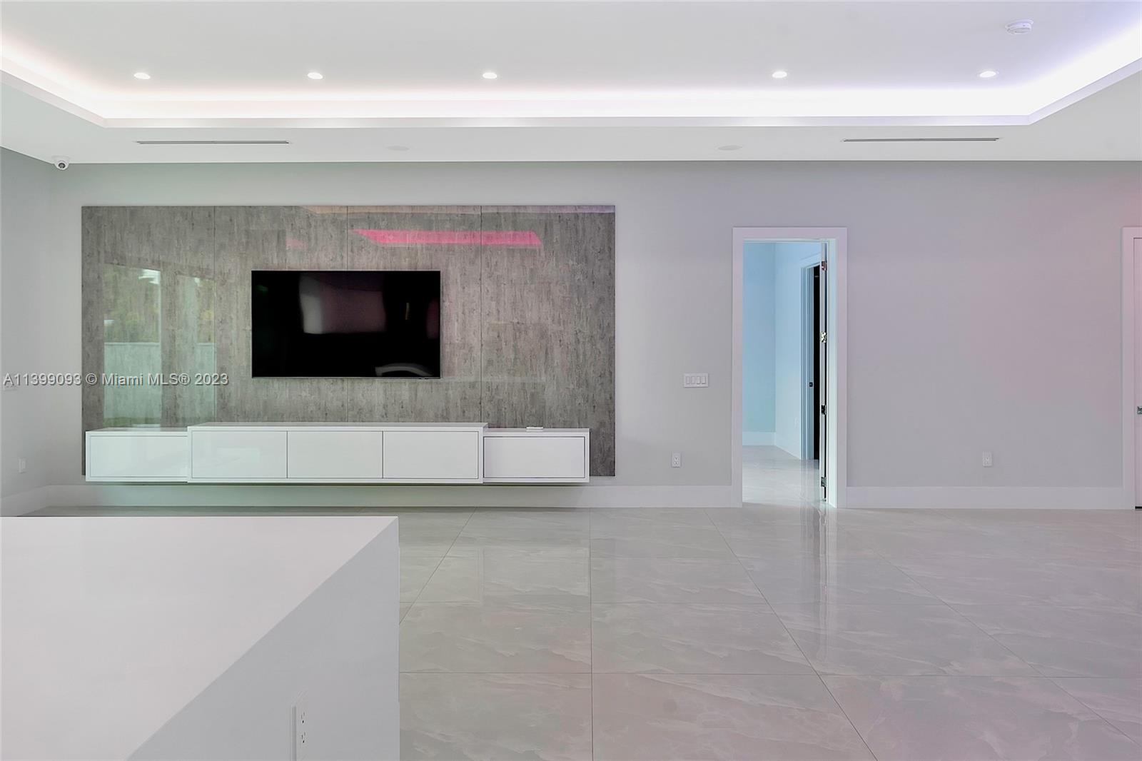 CORAL PINES - Residential