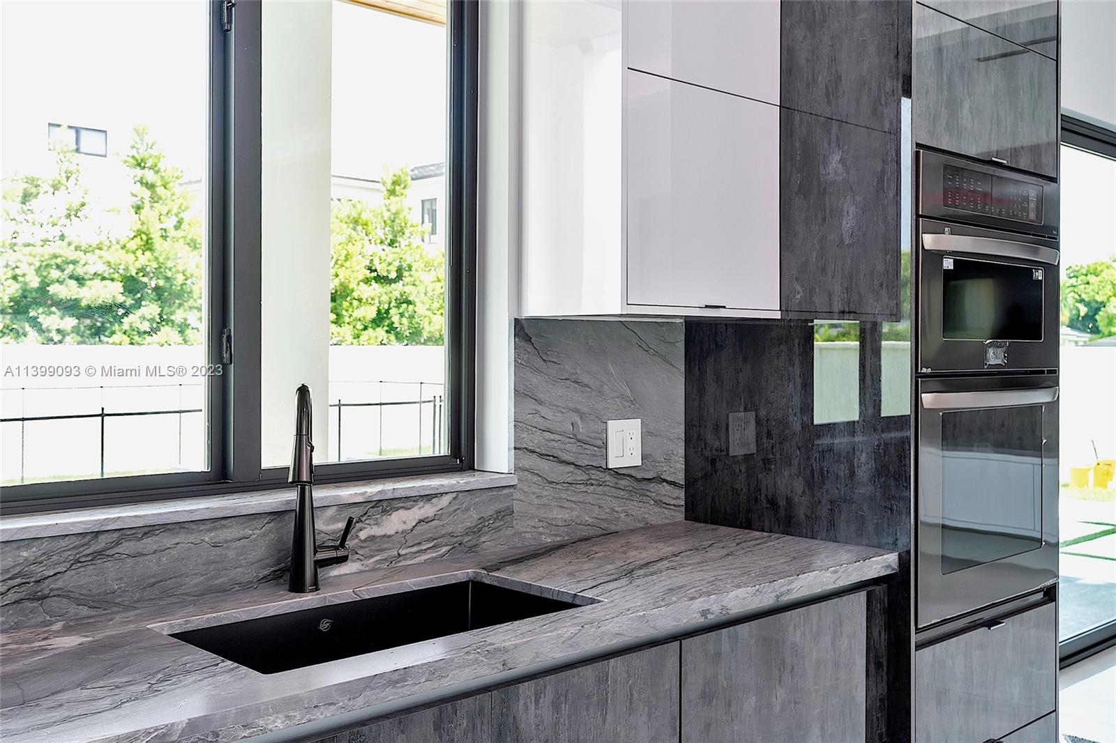 CORAL PINES - Residential