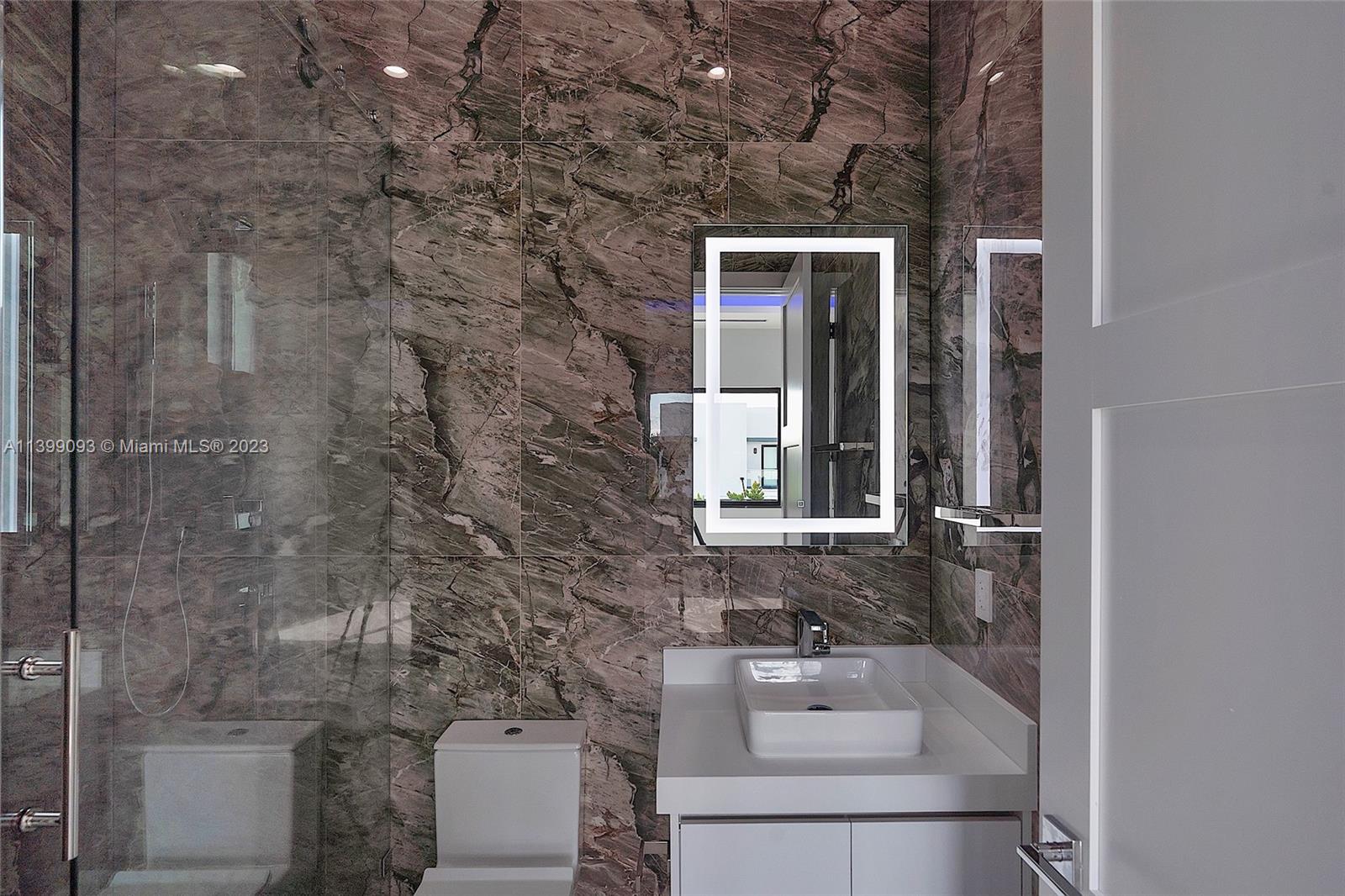 CORAL PINES - Residential