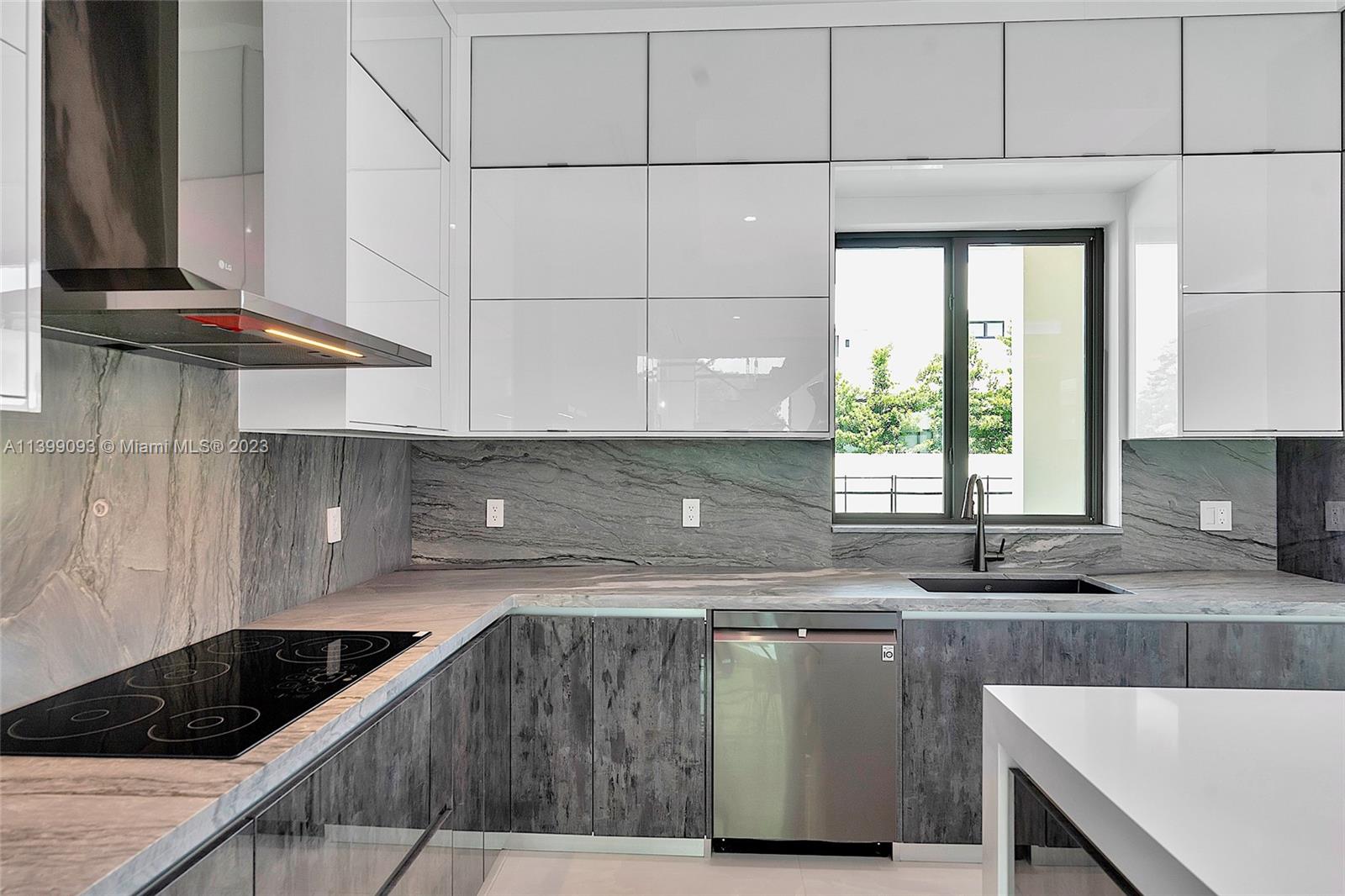 CORAL PINES - Residential