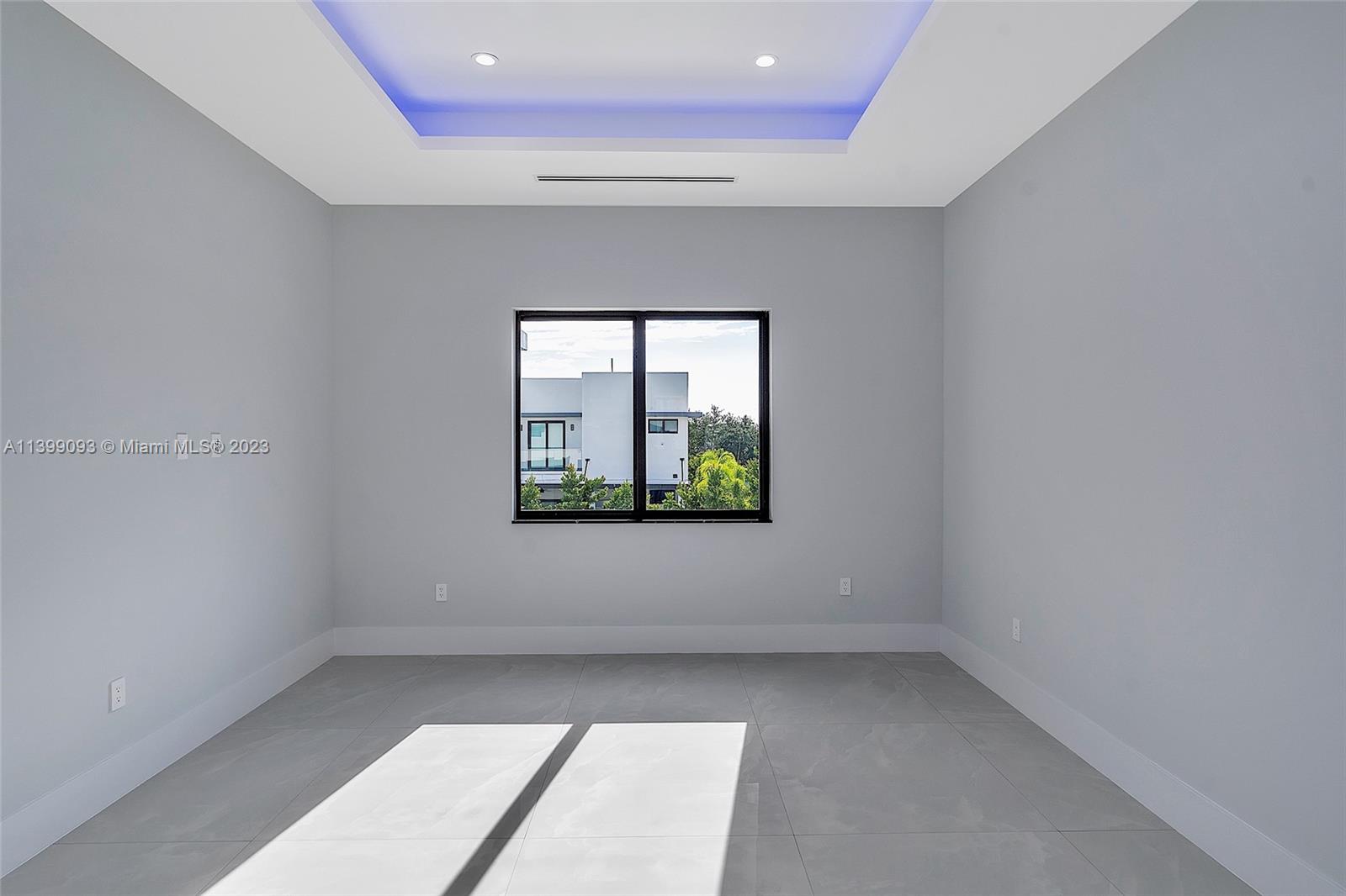 CORAL PINES - Residential