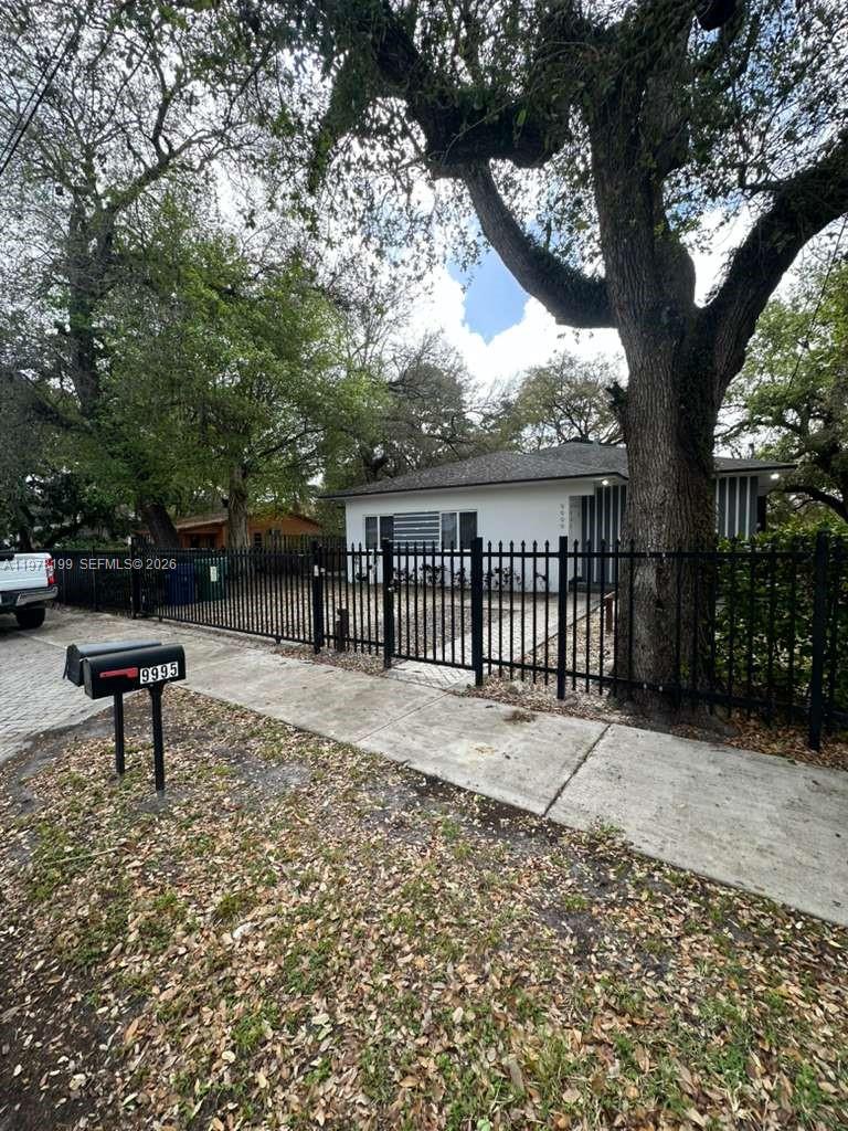 GULFAIR EST 1ST ADDN - Residential Lease