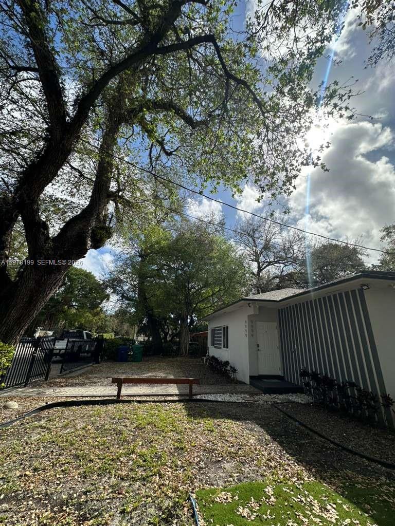 GULFAIR EST 1ST ADDN - Residential Lease