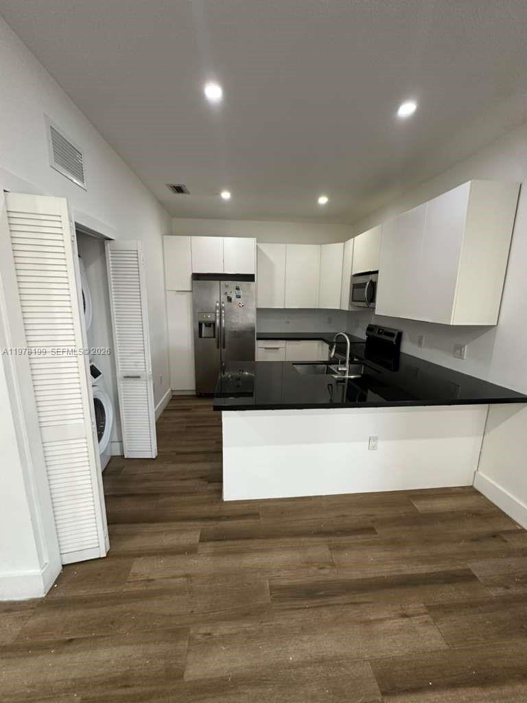 GULFAIR EST 1ST ADDN - Residential Lease