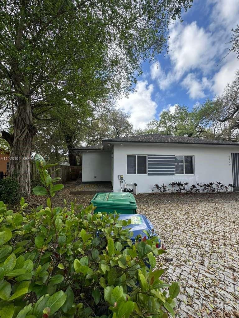 GULFAIR EST 1ST ADDN - Residential Lease