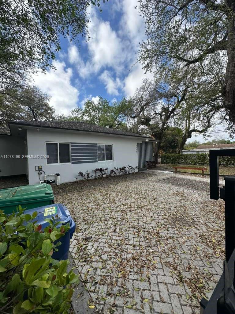 GULFAIR EST 1ST ADDN - Residential Lease