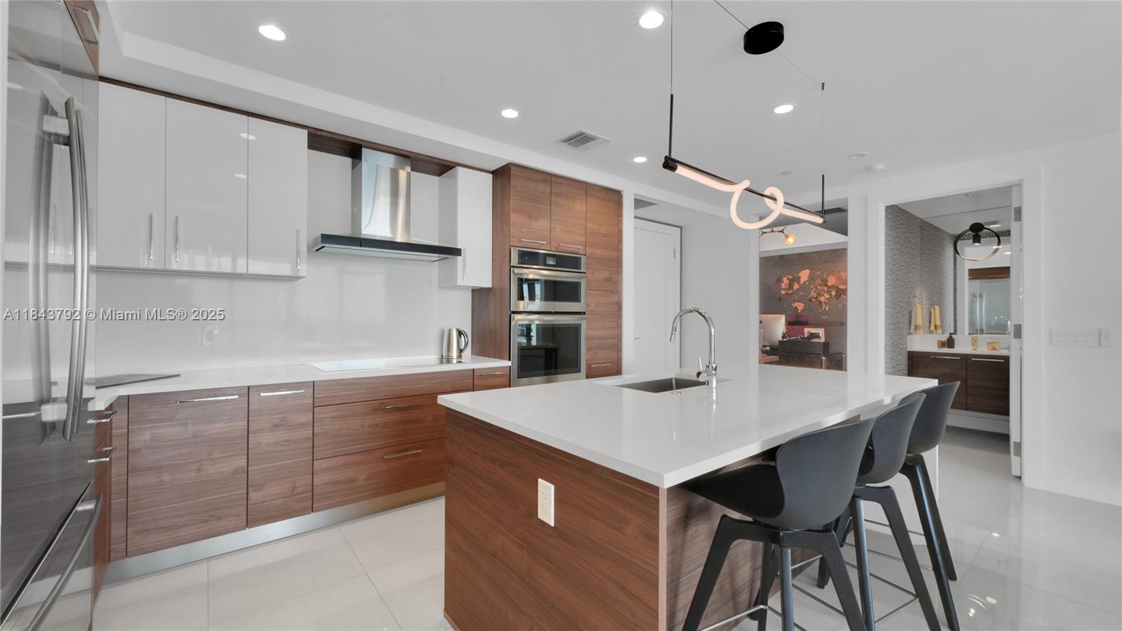 100 LAS OLAS CONDO - Residential