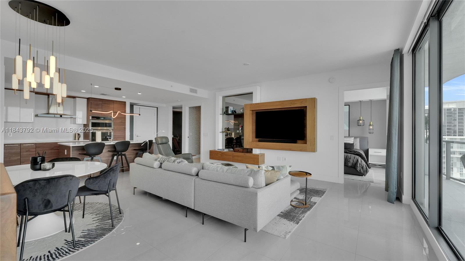 100 LAS OLAS CONDO - Residential