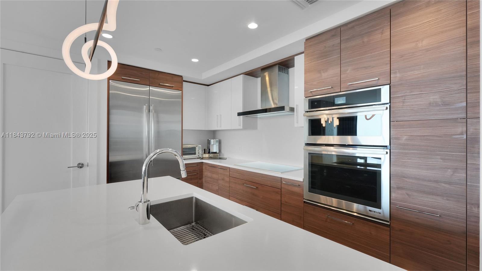 100 LAS OLAS CONDO - Residential