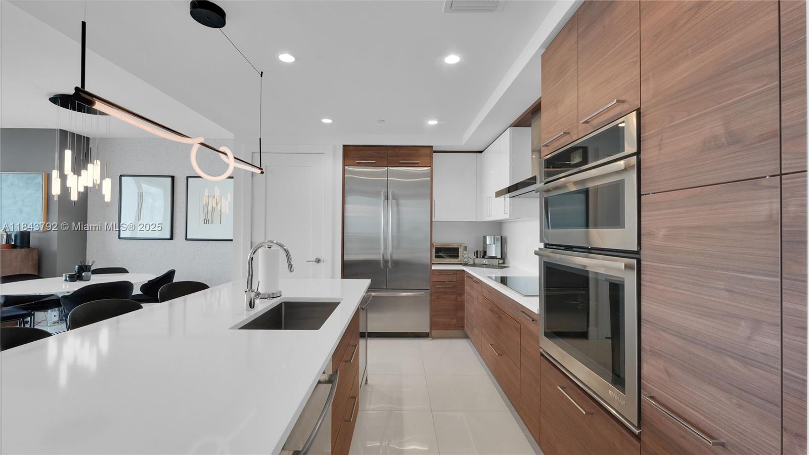 100 LAS OLAS CONDO - Residential