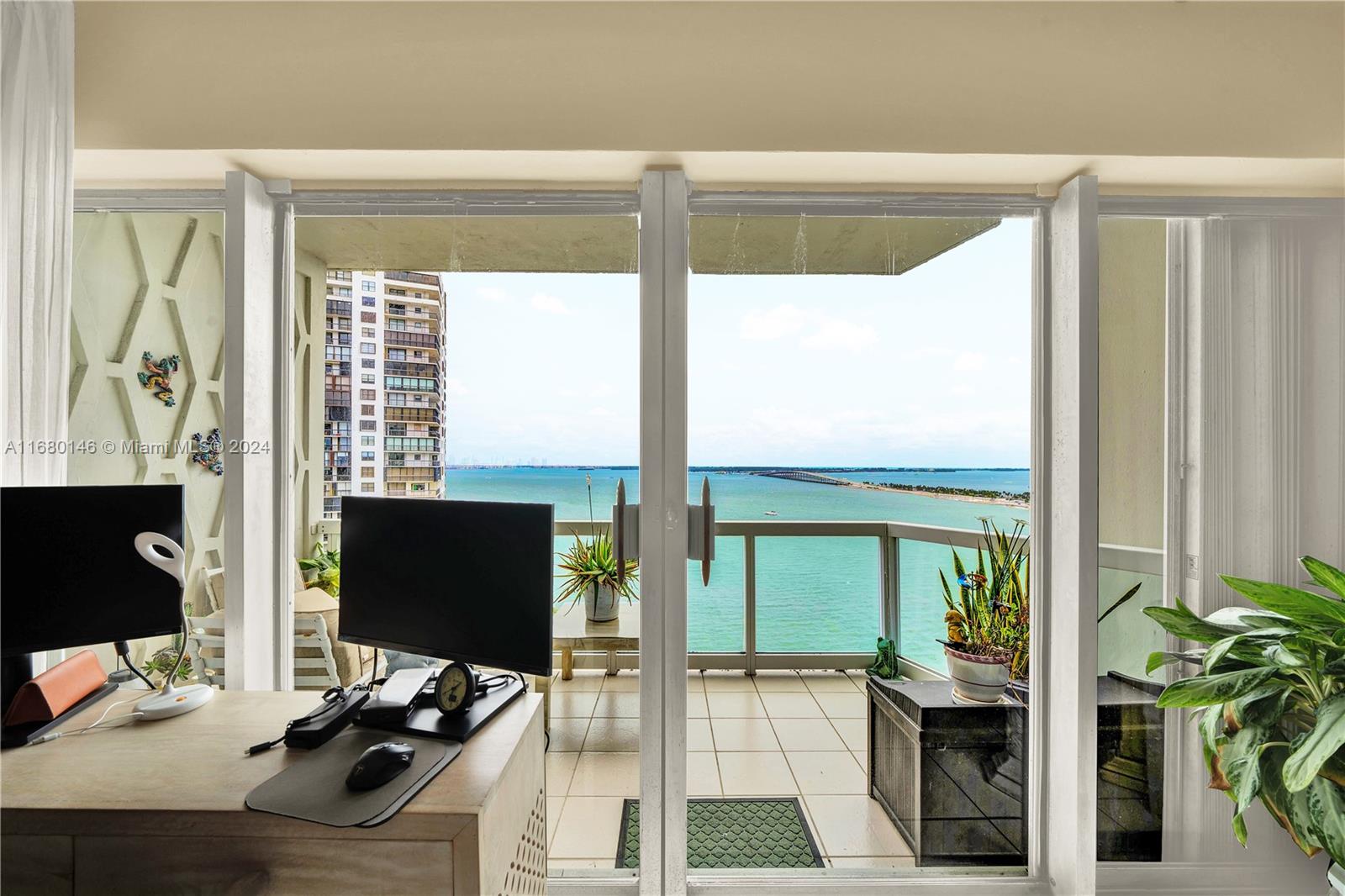 BRICKELL TOWNHOUSE CONDO - Residential