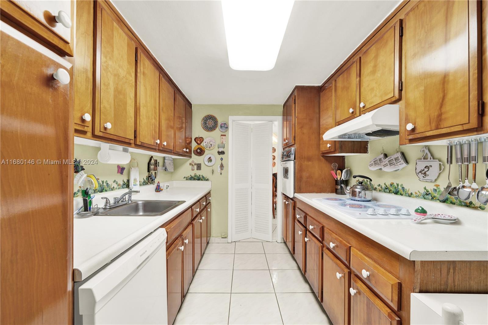 BRICKELL TOWNHOUSE CONDO - Residential