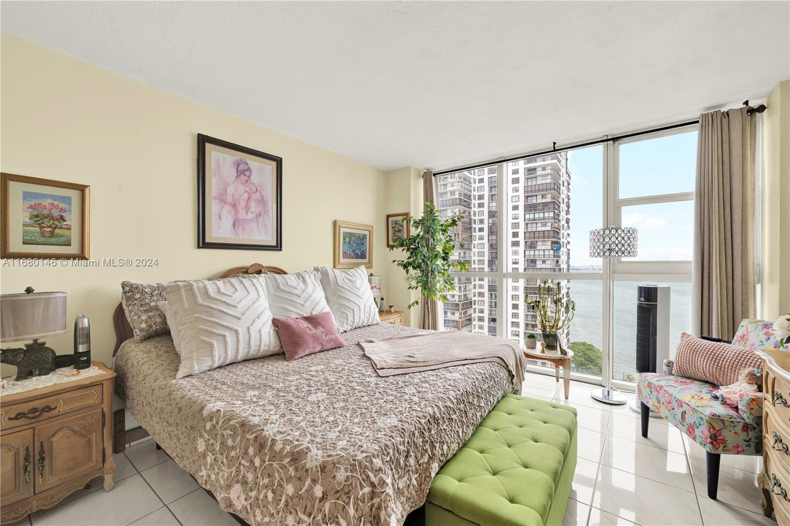 BRICKELL TOWNHOUSE CONDO - Residential