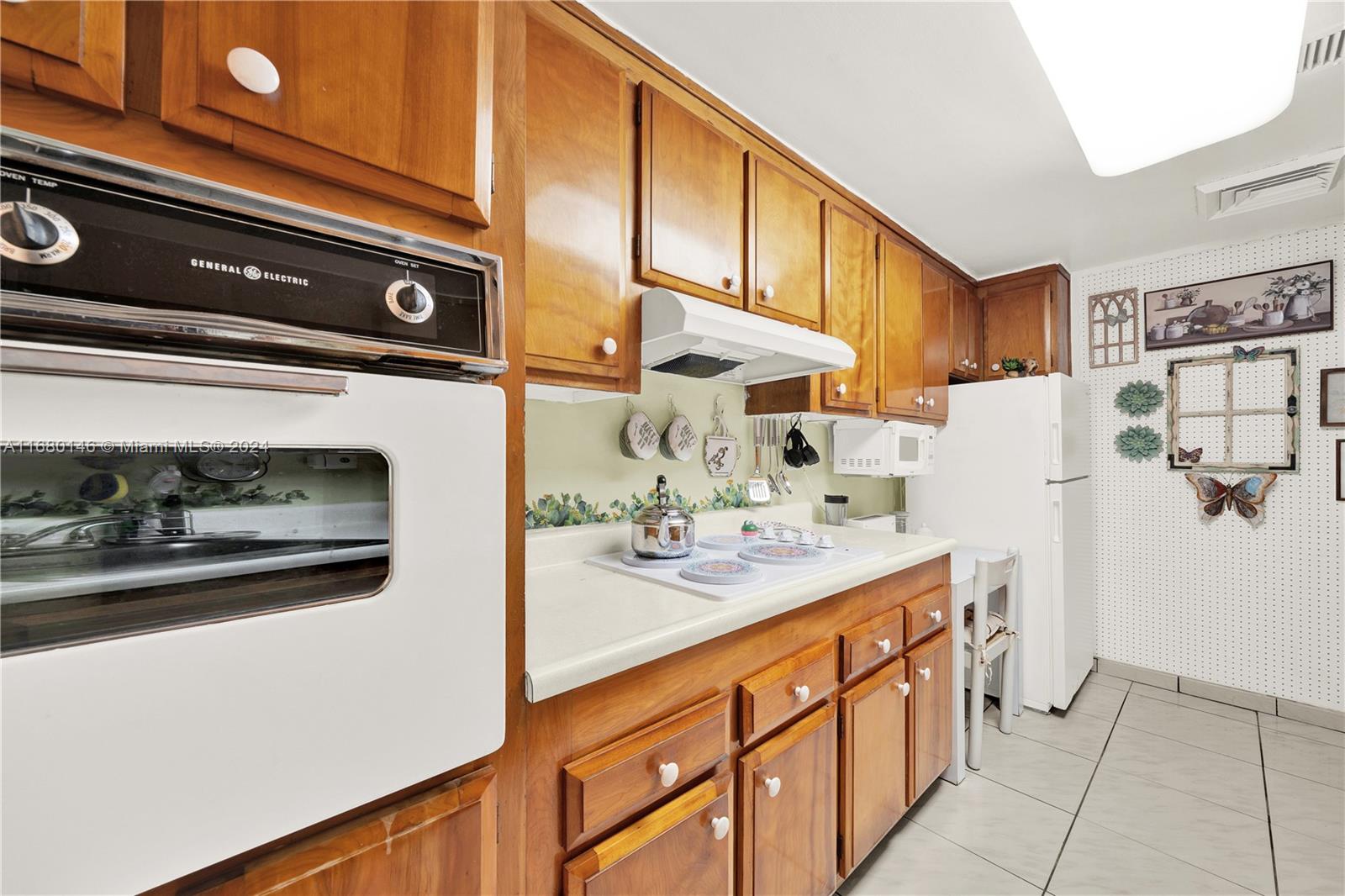 BRICKELL TOWNHOUSE CONDO - Residential