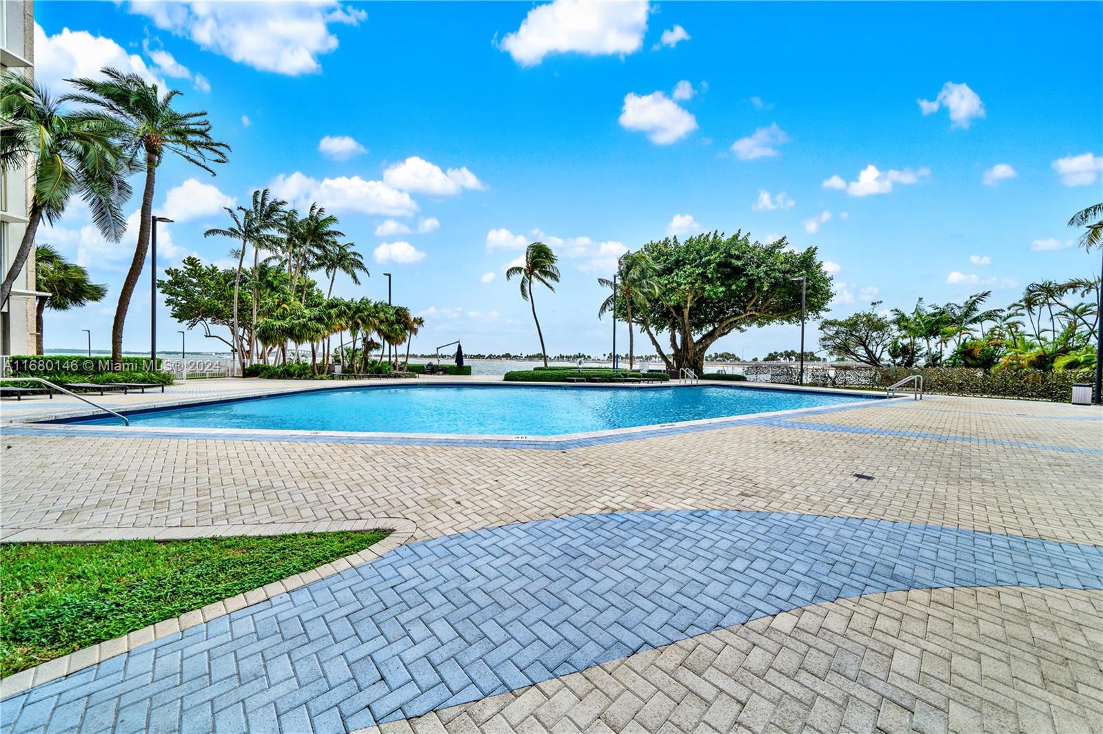 BRICKELL TOWNHOUSE CONDO - Residential