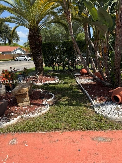 8453 NW 189 Street Rd