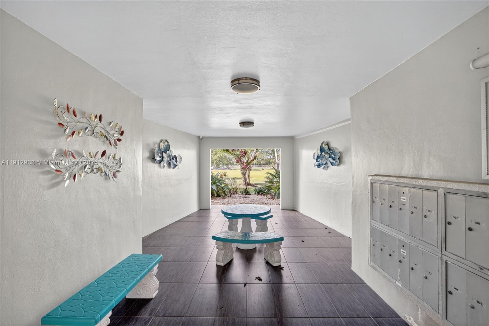 ORIOLE GOLF & TENNIS CLUB - Residential