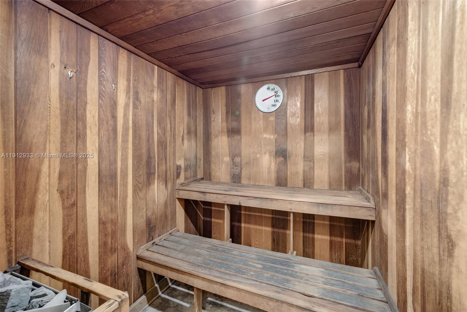 ORIOLE GOLF & TENNIS CLUB - Residential