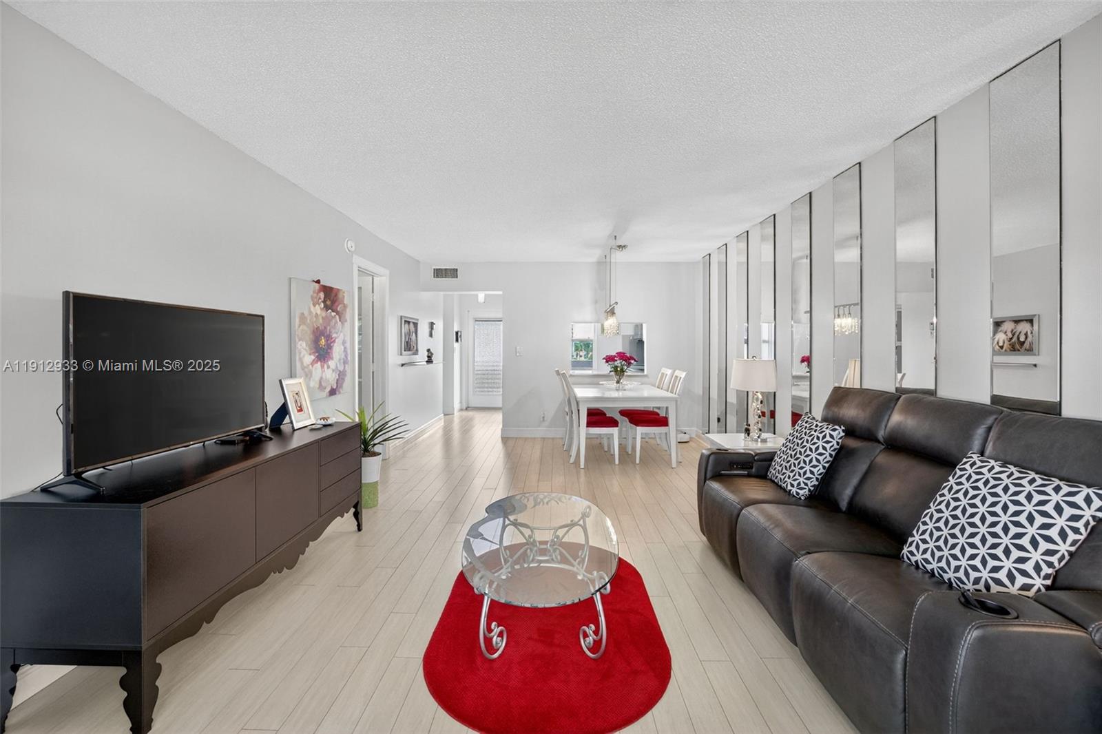 ORIOLE GOLF & TENNIS CLUB - Residential