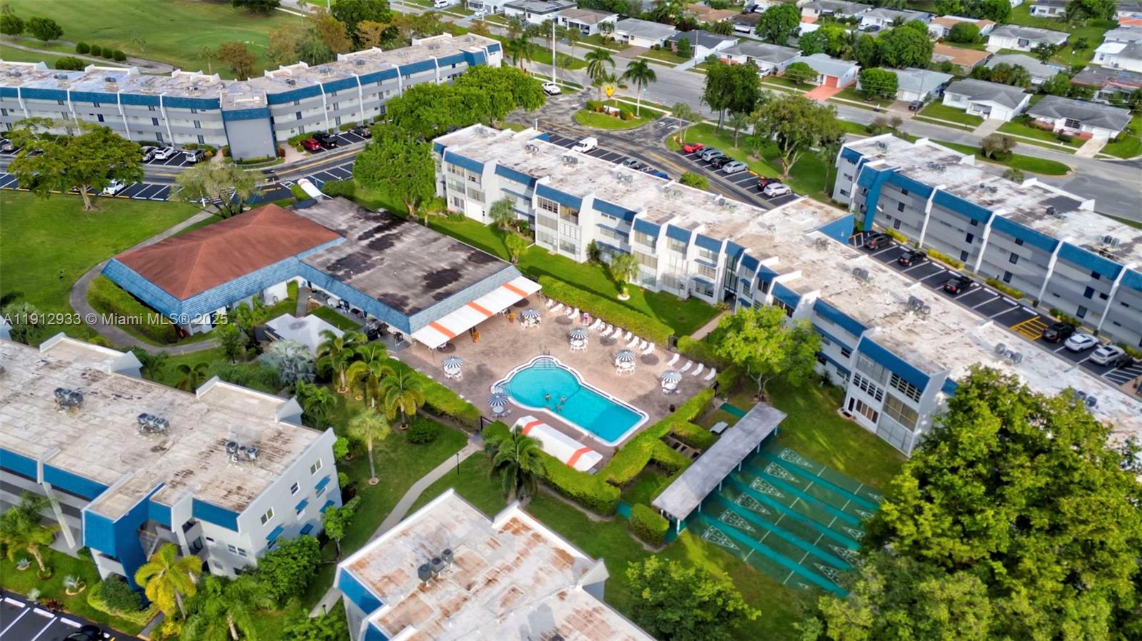 ORIOLE GOLF & TENNIS CLUB - Residential