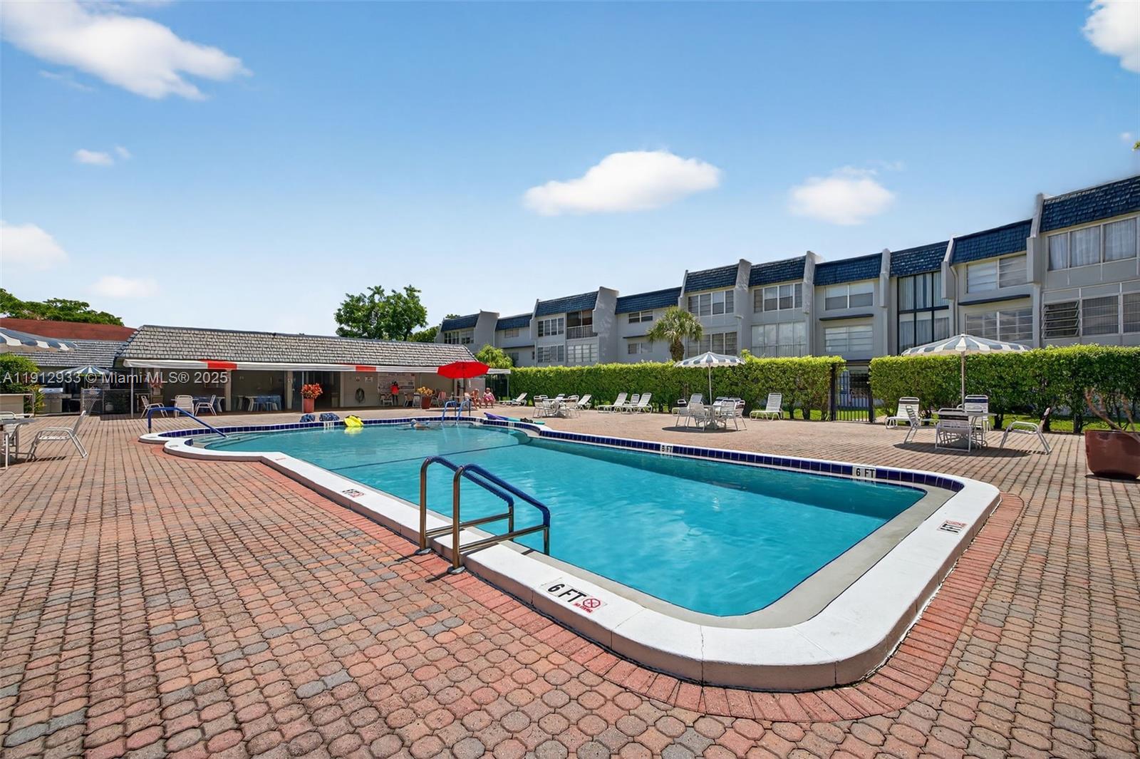 ORIOLE GOLF & TENNIS CLUB - Residential