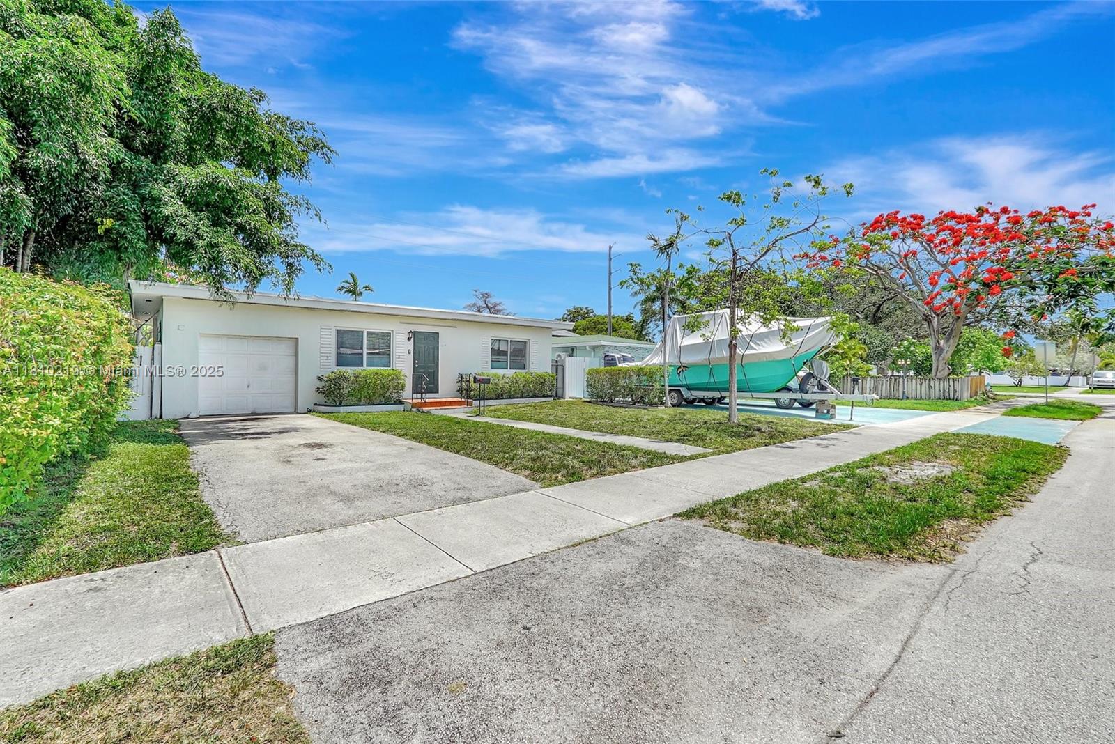 Property for Sale at 2609 Arthur St, Hollywood, Broward County, Florida - Bedrooms: 2 
Bathrooms: 1  - $425,000