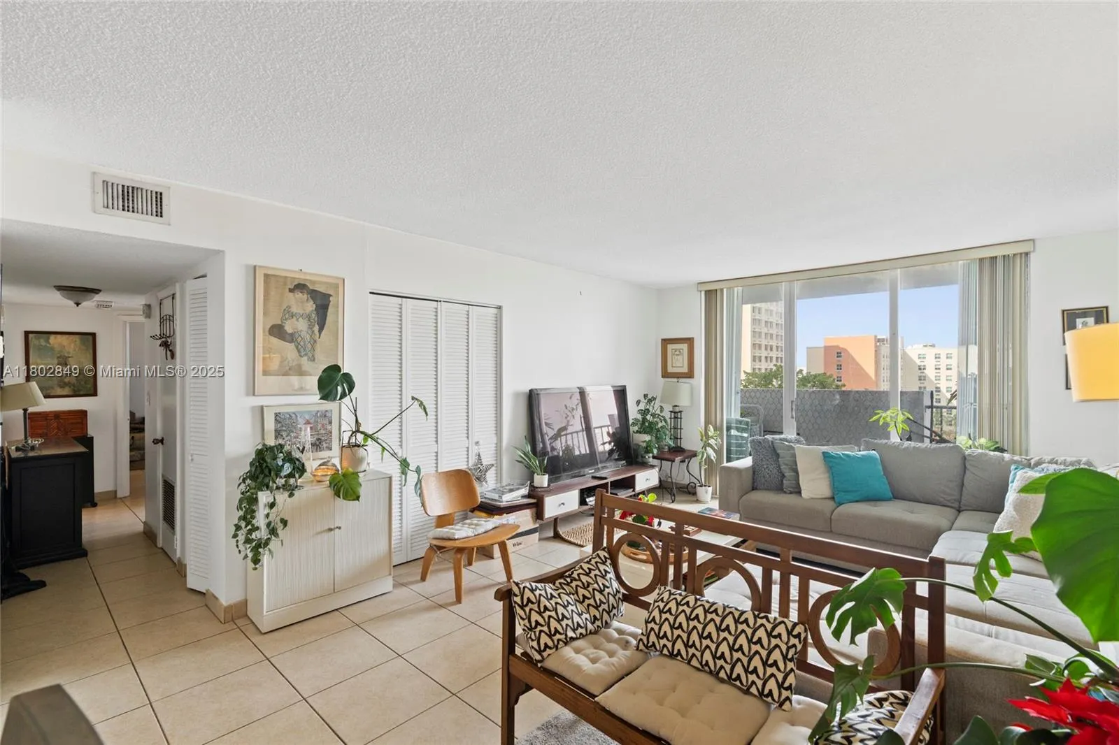 Aventura, Florida 33160, United States, 2 Bedrooms Bedrooms, ,2 BathroomsBathrooms,Residential,Active,130075