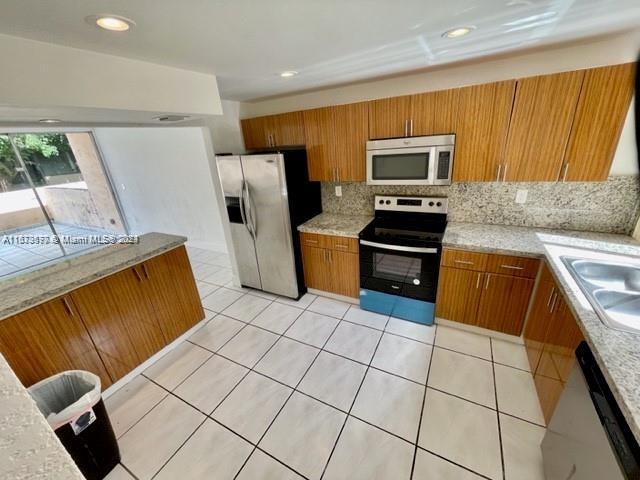 9173 Fontainebleau Blvd 3