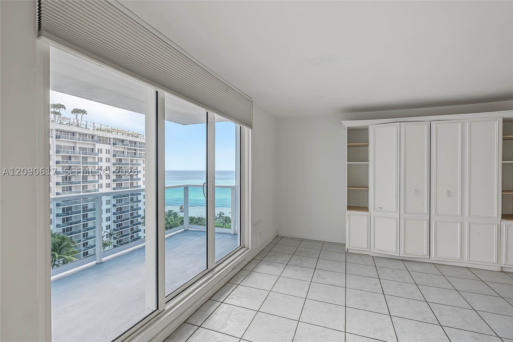 2301 Collins Ave 1420