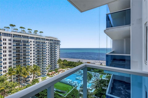 Photo of 2301 Collins Ave #1420, Miami Beach, FL 33139 (MLS # A12090617)