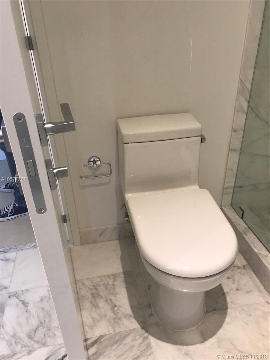 GALE AT FORT LAUDERDALE - Residential Lease