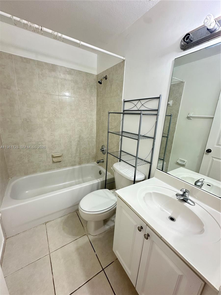 LAKES BY THE BAY JAY - Residential