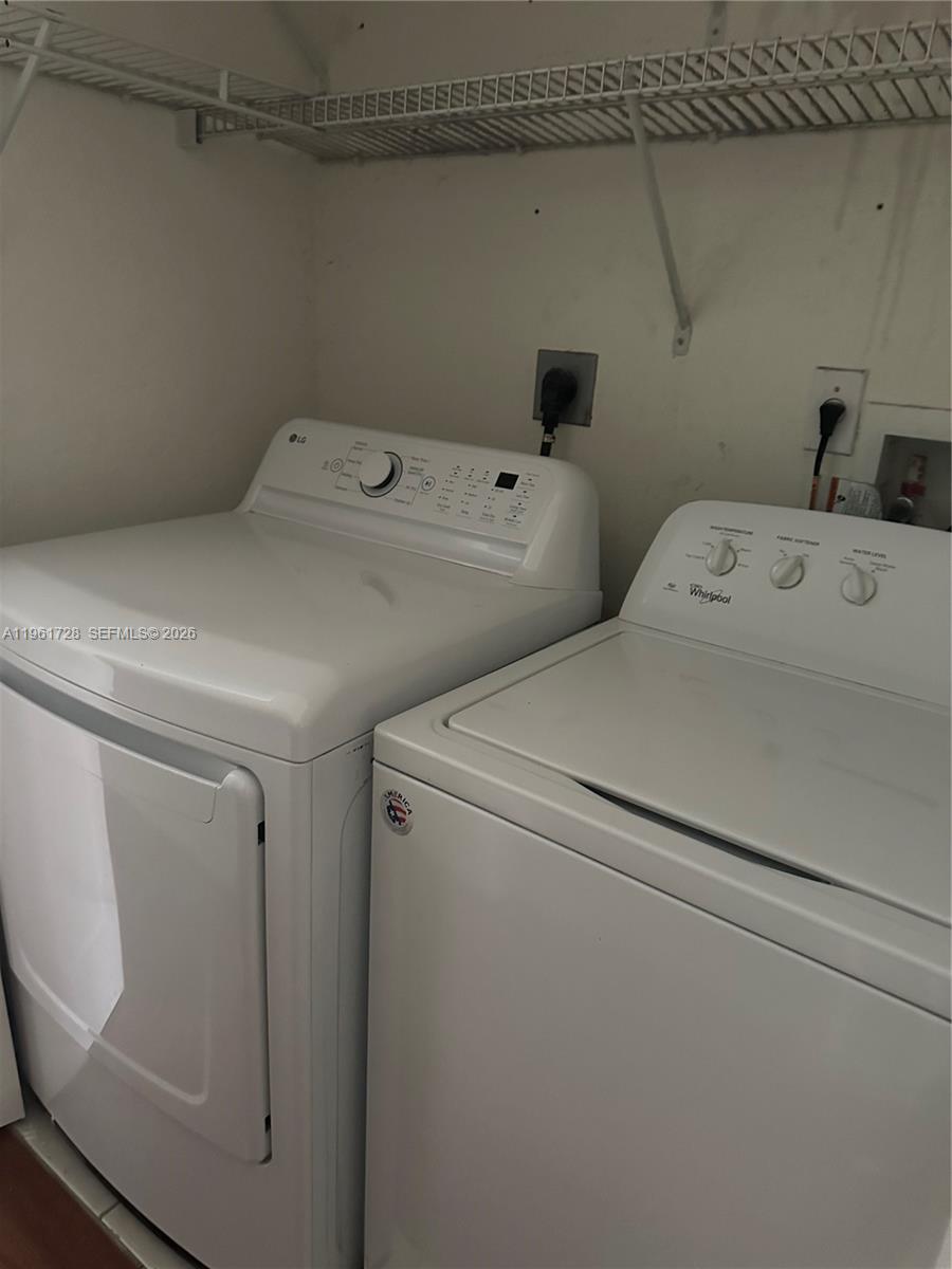 LAKES BY THE BAY JAY - Residential