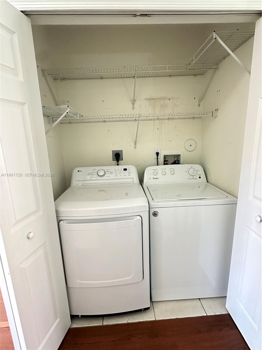 LAKES BY THE BAY JAY - Residential